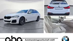 Weiß Gebraucht 2022 BMW 520 M Sport Kombi | 32.490 € (Fairer Preis)