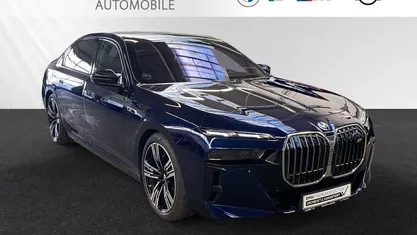 Gebraucht BMW M760e Sport Line 571 PS (419 kW) 2024 Bmw individual tansanitblau metallic Limousine
