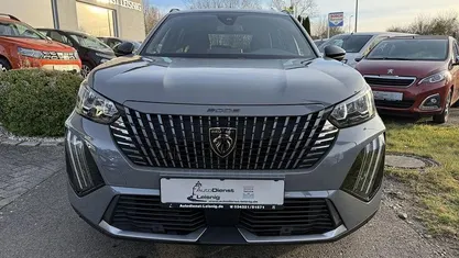 Grau selenium Gebraucht 2024 Peugeot 2008 Allure SUV | 18.650 € (Fairer Preis)