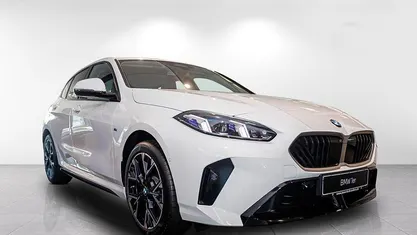 Gebraucht BMW 120 Sport Line 170 PS (125 kW) 2025 Alpinweiss iii Kleinwagen