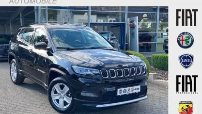 Käytetty Jeep Compass Altitude 131 HP (96 kW) 2024 Musta Katumaasturi