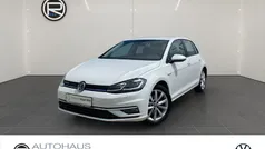 Weiß Gebraucht 2019 VW Golf VII Highline Limousine | 19.980 € (Fairer Preis)