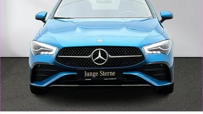 Gebraucht Mercedes CLA200 AMG 163 PS (119 kW) 2025 Blau Coupé