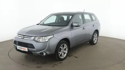 Grau Gebraucht 2015 Mitsubishi Outlander Classic Collection SUV | 13.490 € (Fairer Preis)