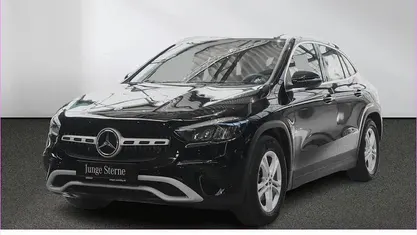 Gebraucht Mercedes GLA200 163 PS (119 kW) 2024 Schwarz SUV