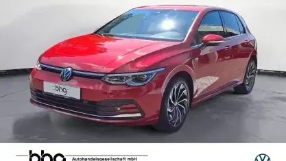Gebraucht VW Golf VII Style 131 PS (96 kW) 2021 Rot Kleinwagen