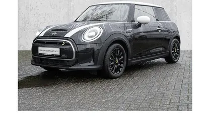 Schwarz Gebraucht 2023 Mini Cooper SE Classic Kleinwagen | 18.740 € (Fairer Preis)