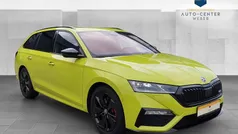 Grün Gebraucht 2024 Skoda Octavia RS Kombi | 37.890 € (Fairer Preis)