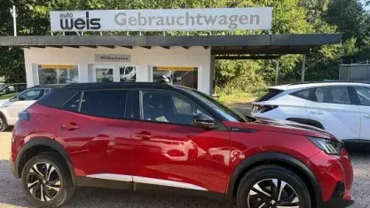 Gebraucht Peugeot 2008 GT 131 PS (96 kW) 2022 Elixir rot SUV