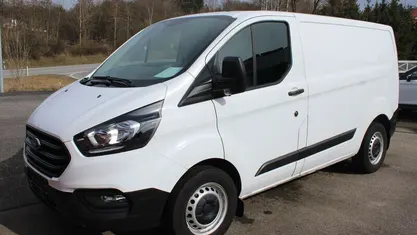 Gebraucht Ford Transit Custom 105 PS (77 kW) 2019 Frostweiß Van