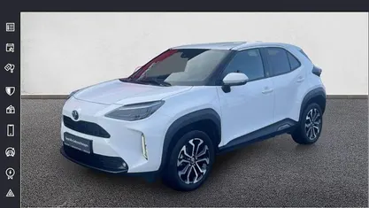 Weiß Gebraucht 2023 Toyota Yaris Cross Team SUV | 21.390 € (Fairer Preis)