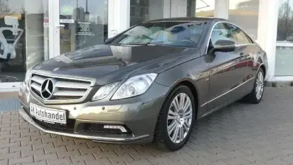 Gebraucht Mercedes E250 Avantgarde 204 PS (150 kW) 2009 Grau Coupé