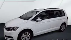 Gebraucht 2024 VW Touran Comfortline Van / Kleinbus | 31.898 € (Fairer Preis)