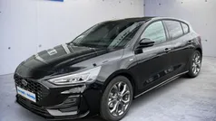 Agate black metallic Gebraucht 2023 Ford Focus ST-Line X Limousine | 25.490 € (Fairer Preis)