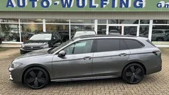 Grau Neu 2025 VW Passat R-line Kombi | 49.890 € (Guter Preis)