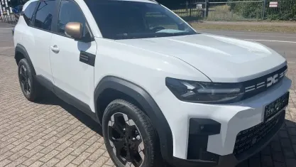 Neu Dacia Bigster Extreme 156 PS (114 kW) 2026 Arktis weiß SUV