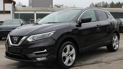 Gebraucht Nissan Qashqai N-Connecta 163 PS (119 kW) 2018 Schwarz (metallic) SUV