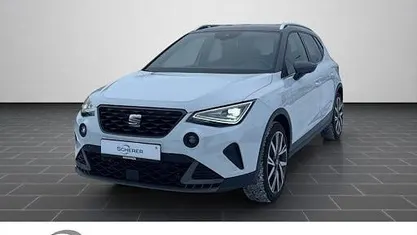 Weiß (metallic) Gebraucht 2024 Seat Arona FR SUV | 21.280 € (Fairer Preis)