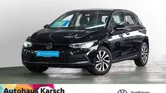 Deep black perleffekt (metallic) Gebraucht 2022 VW Golf VIII Active Limousine | 18.890 € (Fairer Preis)