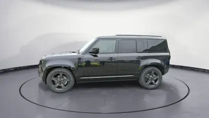 Neu Land Rover Defender SE Dynamic 200 PS (147 kW) 2026 Schwarz SUV