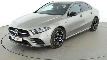 Usata Mercedes A250 AMG line 218 CV (160 kW) 2020 Argento Berlina