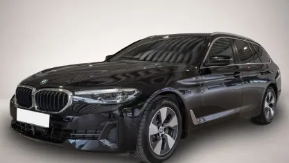 Gebraucht BMW 520 Efficient Dynamics 190 PS (139 kW) 2023 Schwarz