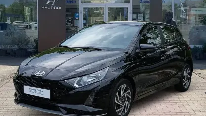 Gebraucht Hyundai i20 101 PS (74 kW) 2025 Phantom black Kleinwagen
