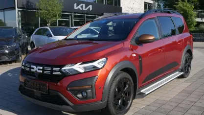 Gebraucht Dacia Jogger Extreme 94 PS (69 kW) 2023 Terracottabraun metallic Van / Kleinbus