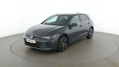 Używany VW Golf VIII Edition 150 KM (110 kW) 2024 Szary Sedan/Limuzyna