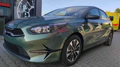 Grün Neu 2025 Kia Ceed Limousine | 21.490 € (Guter Preis)