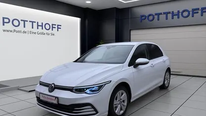 Gebraucht VW Golf VIII Life 150 PS (110 kW) 2023 Limousine