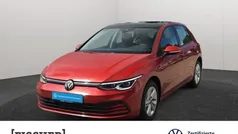 Kings red metallic (rot) Neu 2024 VW Golf VIII Life Limousine | 28.222 € (Fairer Preis)