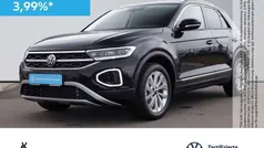Schwarz Gebraucht 2024 VW T-Roc Style SUV | 29.480 € (Fairer Preis)