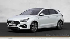 Weiss Gebraucht 2024 Hyundai i30 Advantage Limousine | 20.995 € (Fairer Preis)