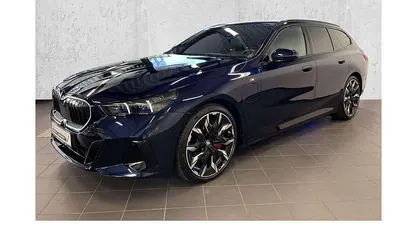 Second-hand BMW 550e M Sport 313 CP (230 kW) 2025 Albastru Break