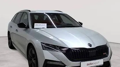 Brillantsilber metallic Gebraucht 2021 Skoda Octavia First Edition Kombi | 24.389 € (Fairer Preis)