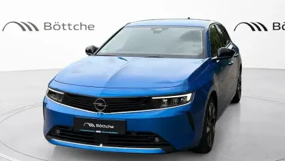 Gebraucht Opel Astra Elegance 131 PS (96 kW) 2022 Kobalt blau/vertigo blau Kleinwagen