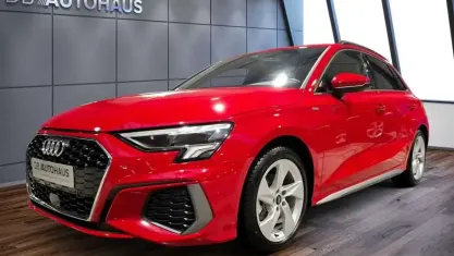 Gebraucht Audi A3 S-Line 150 PS (110 kW) 2024 Rot Limousine