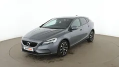 Grau Gebraucht 2019 Volvo V40 Momentum Kombi | 14.130 € (Fairer Preis)