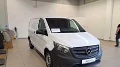 Arktisweiß Gebraucht 2021 Mercedes Vito Van / Kleinbus | 16.390 € (Fairer Preis)