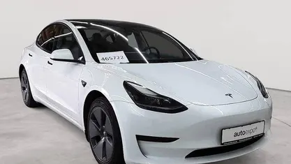 Gebraucht Tesla Model 3 RWD 239 kW (325 PS) 2022 Pearl white multicoat Limousine
