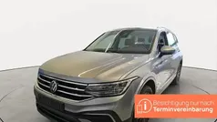 Pyritsilber metallic Gebraucht 2023 VW Tiguan Allspace Life SUV | 35.925 € (Fairer Preis)