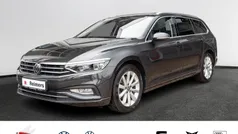 Grau Gebraucht 2023 VW Passat Business Kombi | 30.990 € (Fairer Preis)