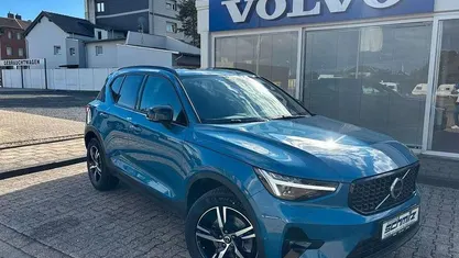 Blau Gebraucht 2025 Volvo XC40 Plus SUV | 35.800 € (Fairer Preis)
