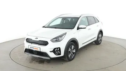 Weiß Gebraucht 2021 Kia Niro Spirit SUV | 18.710 € (Guter Preis)