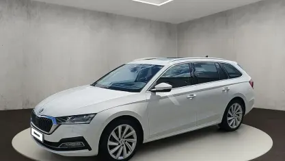 Używany Skoda Octavia Style 116 KM (85 kW) 2023 Biały Kombi