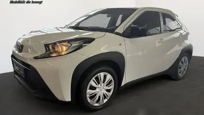 Gebraucht Toyota Aygo X Play 72 PS (52 kW) 2024 Weiß SUV