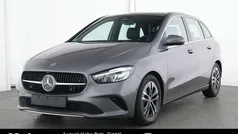 Lack mountaingrau Gebraucht 2024 Mercedes B200 Progressive Van / Kleinbus | 32.450 € (Fairer Preis)