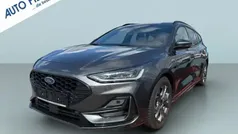 Grau Gebraucht 2024 Ford Focus ST-Line X Limousine | 26.850 € (Fairer Preis)