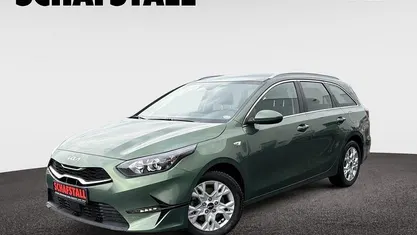 Gruen ((exg) experience green met.) Gebraucht 2024 Kia Ceed Sportswagon Comfort Kombi | 21.979 € (Guter Preis)